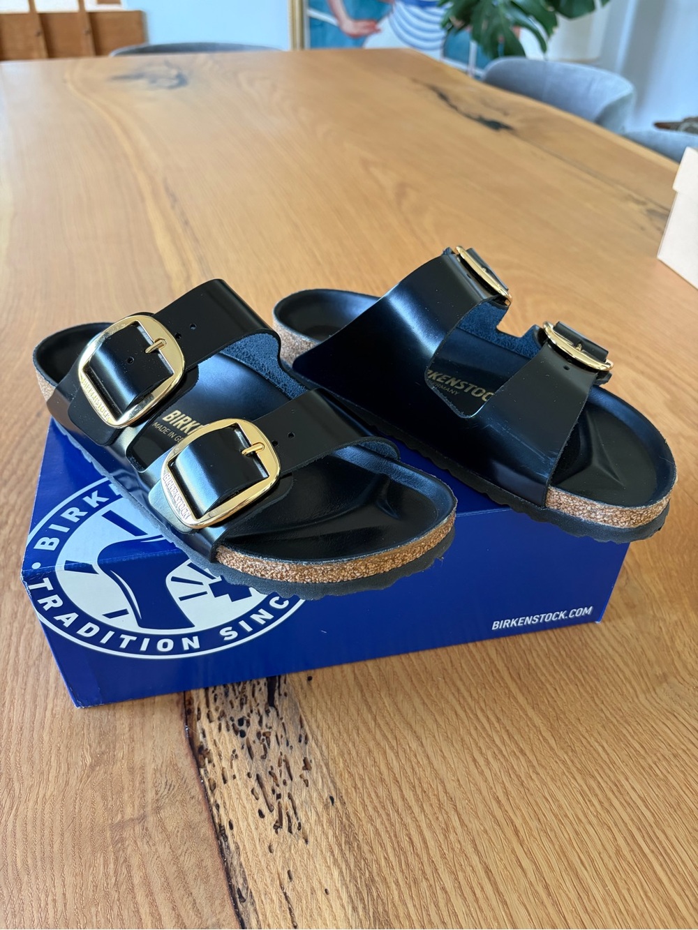 Birkenstock Arizona - High Shine Black - Size 38/ Women’s 7 or Men’s 5